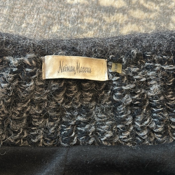 NEIMAN MARCUS GRAY & BLACK THICK BLAZER/JACKET - Picture 2 of 15